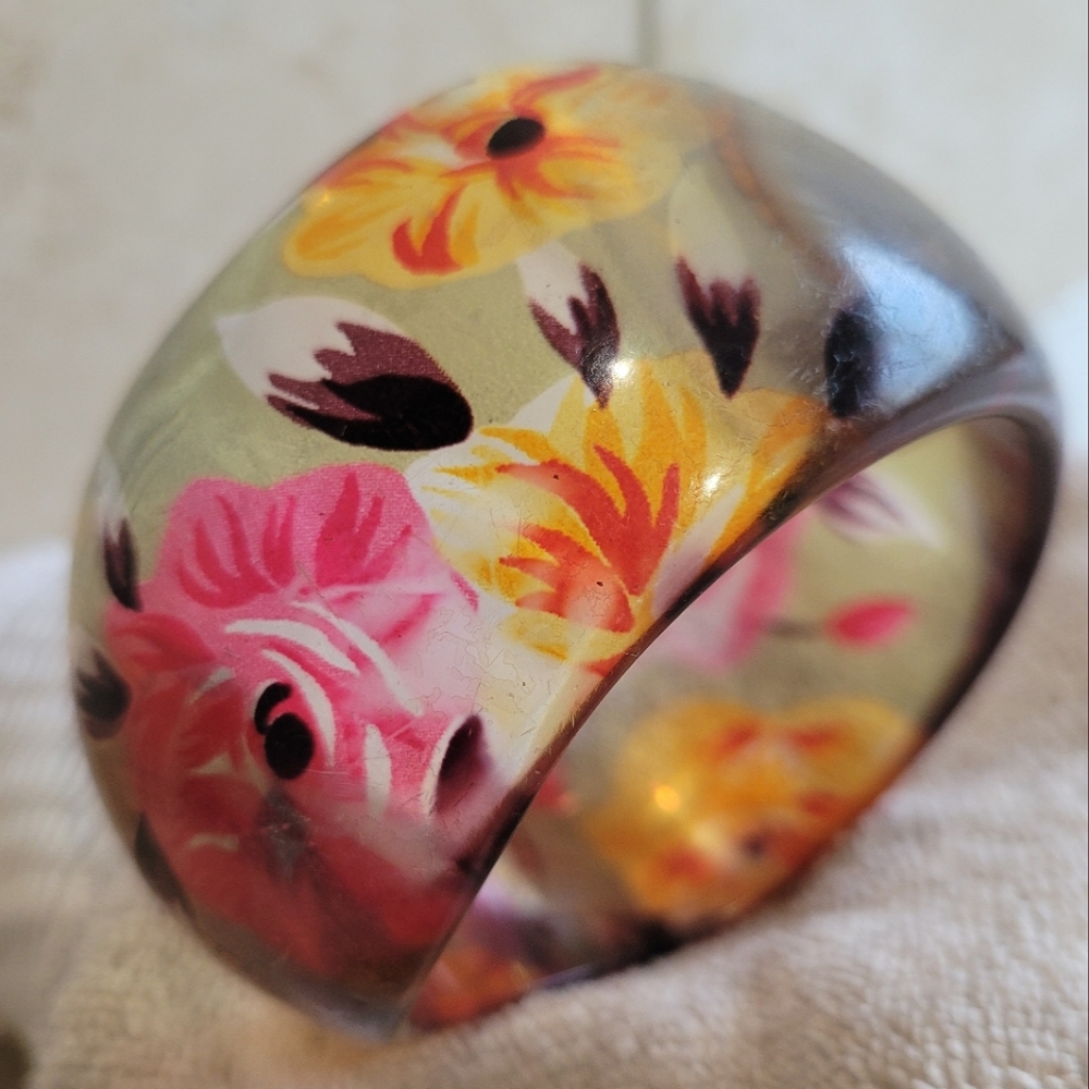 60's/70's Floral Lucite Amber Toned Chunky Bangle